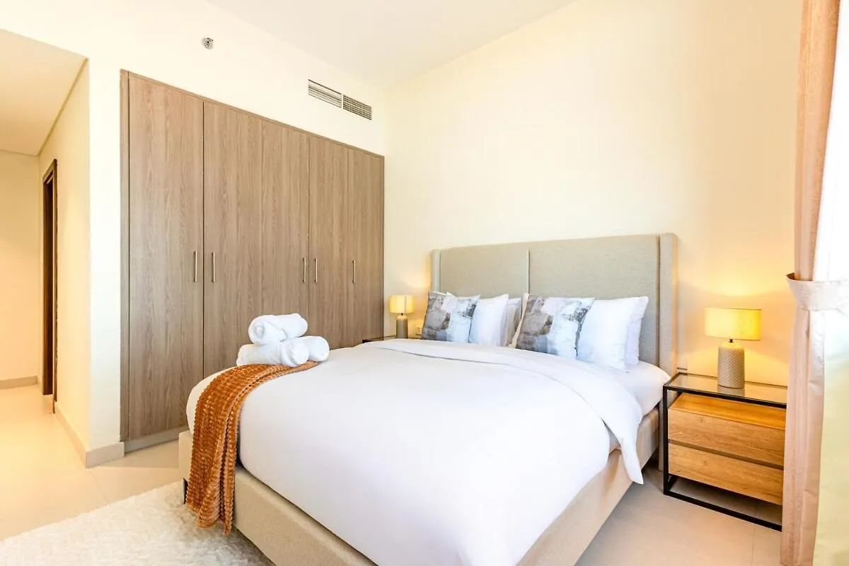 Lägenhet Designer'S Finishing - Rooftop Pools - Modern Oasis - Family Heaven - Full Canal Views - Sunset Raha Views - 2 Min Walk From Space42 Arena Abu Dhabi Förenade Arabemiraten